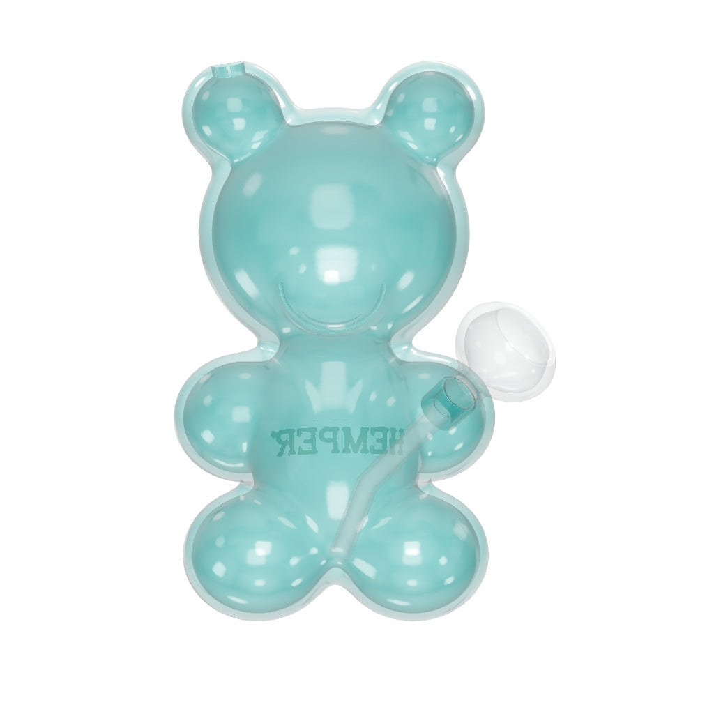 HEMPER Gummy Bear Bong – nach Hersteller-Drehansichten überarbeitete Bärenform mit Ohröffnung und HEMPER-Aufdruck hinten; fotobasierte Annäherung